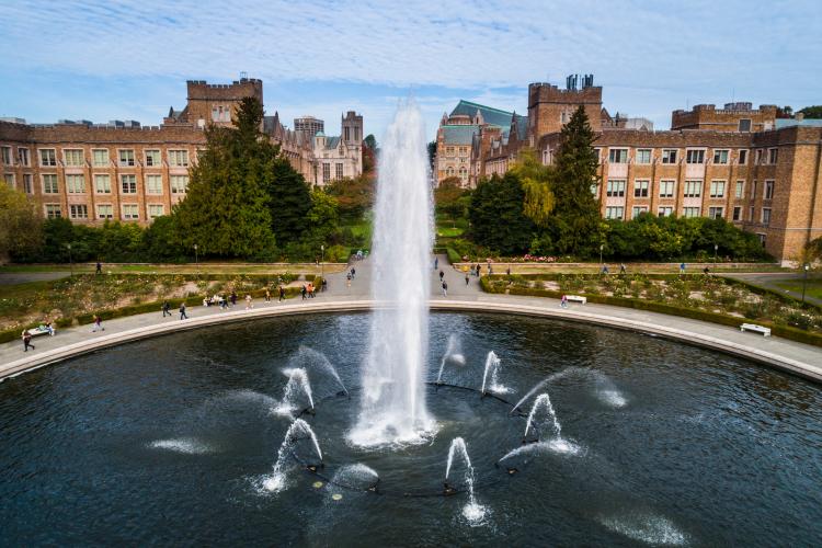 A fountain on the University of Washington campus