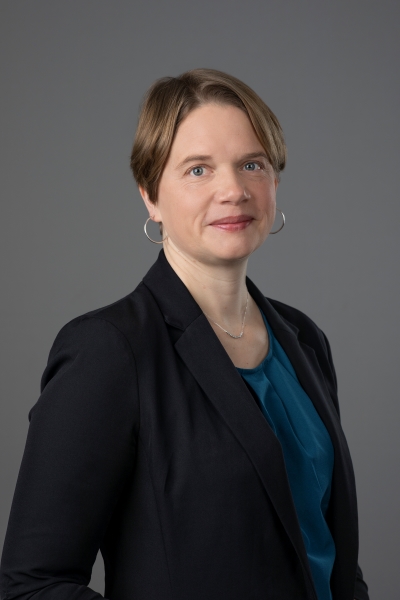 Katie Gray headshot
