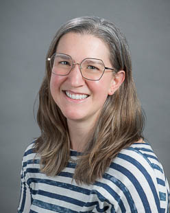 Jean Ruth headshot