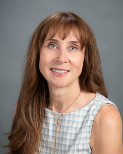 Bettina Paek headshot